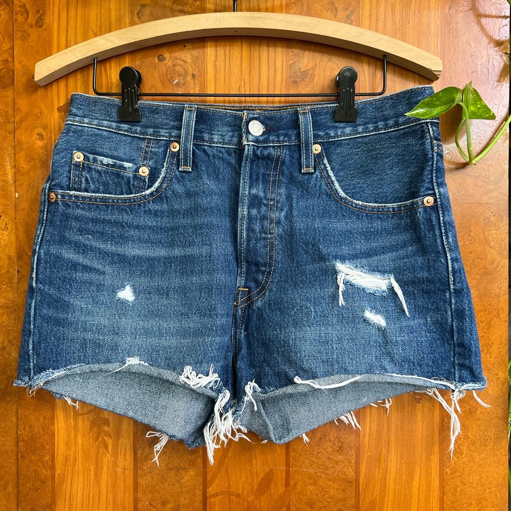 Levi’s 501 Distressed Denim Shorts 27
